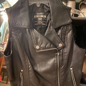 Black ecko vest
